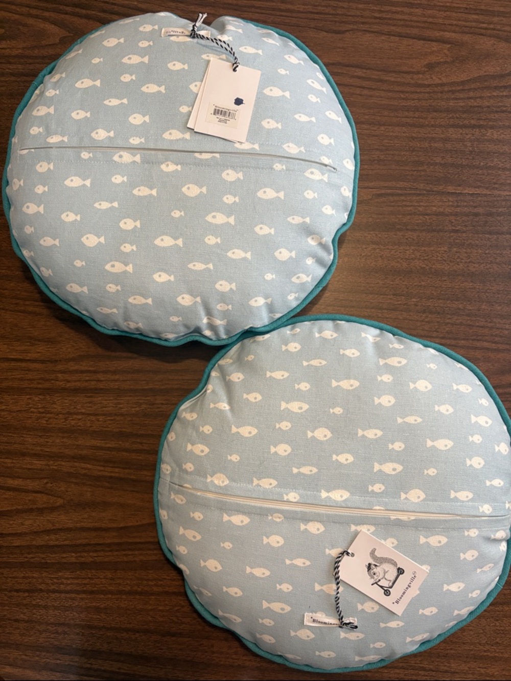 LAST CHANCE NEW Bloomingville Playful Otter Round 2 Throw Pillows NWT - Picture 2 of 2